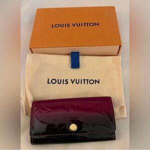 Louis Vuitton Monogram
Vernis Multicles 4 Keyholder.